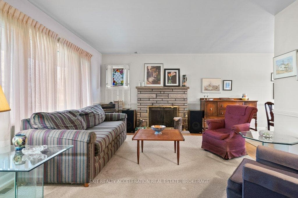 272 Bridge Street photo 8