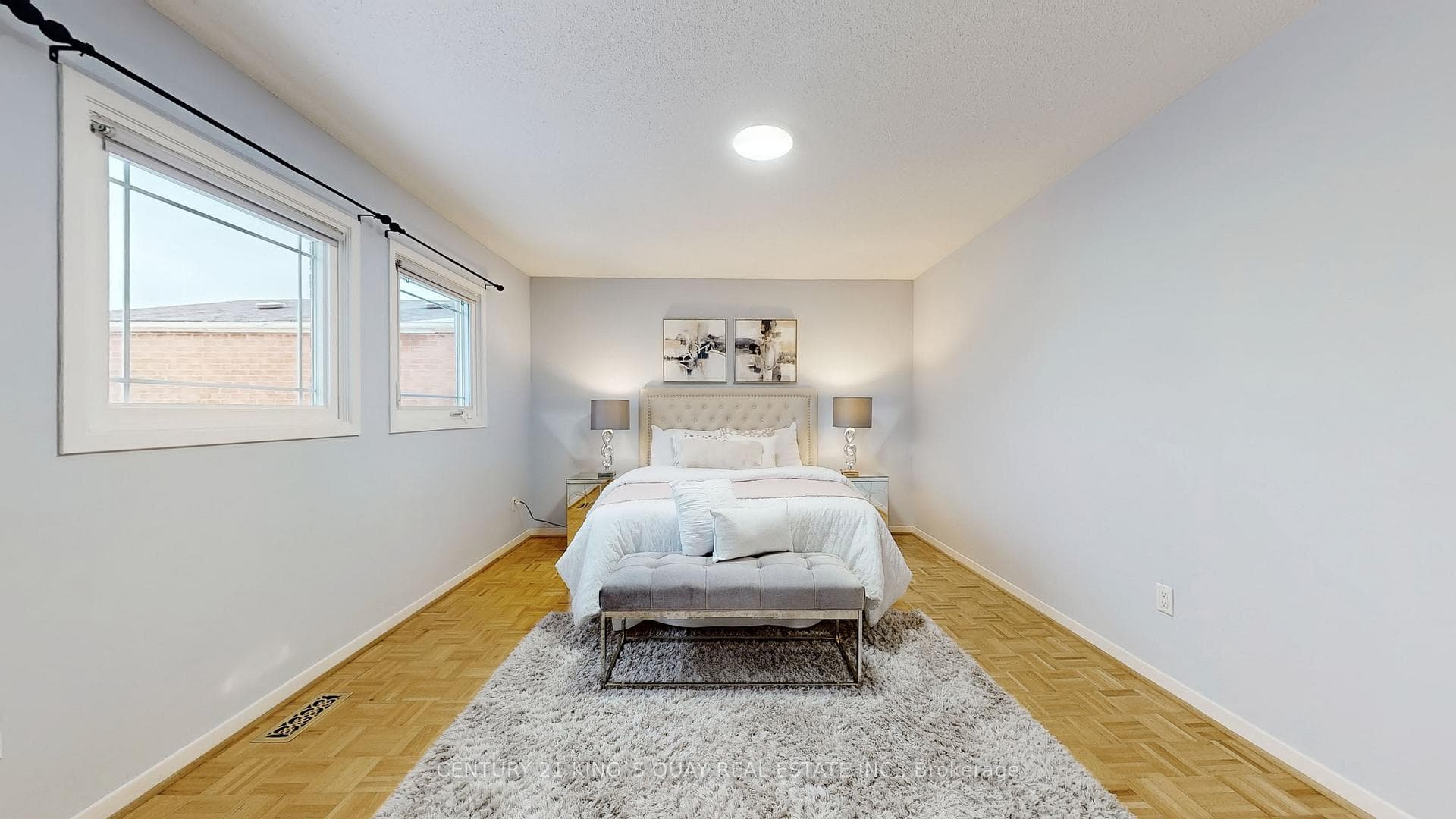 77 Roxanne Crescent photo 17