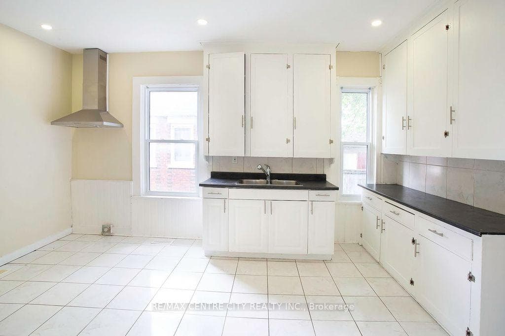 66 Adelaide Street photo 13