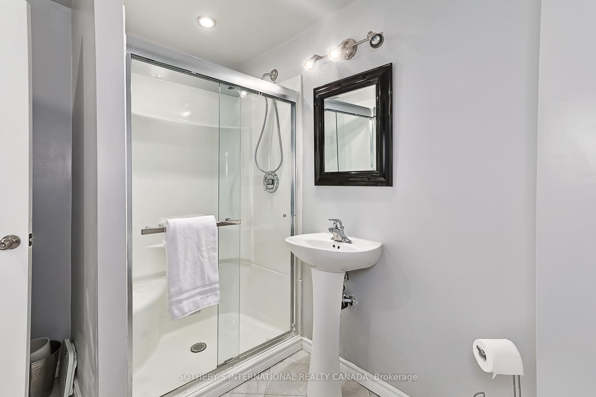 9 Waterpond Place photo 28