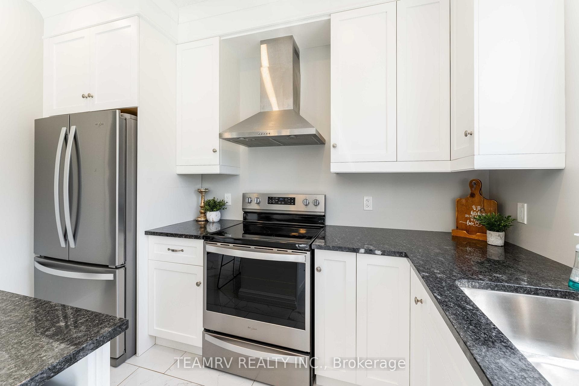 382 Masters Drive photo 14