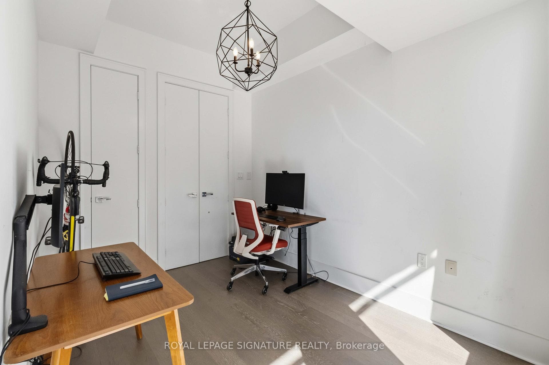 29 Queens Quay Unit 518 photo 11