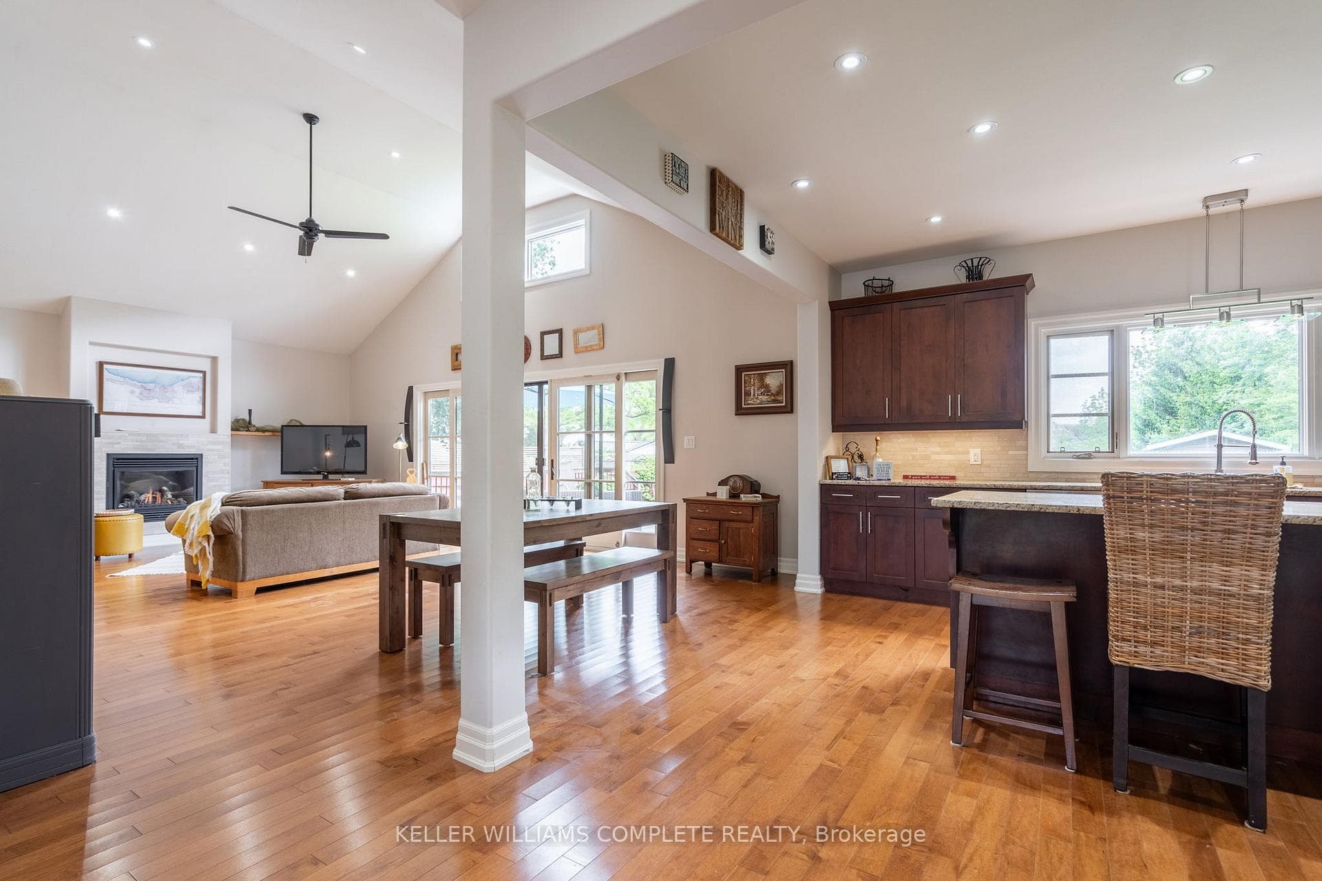 327 Pelham Road photo 9