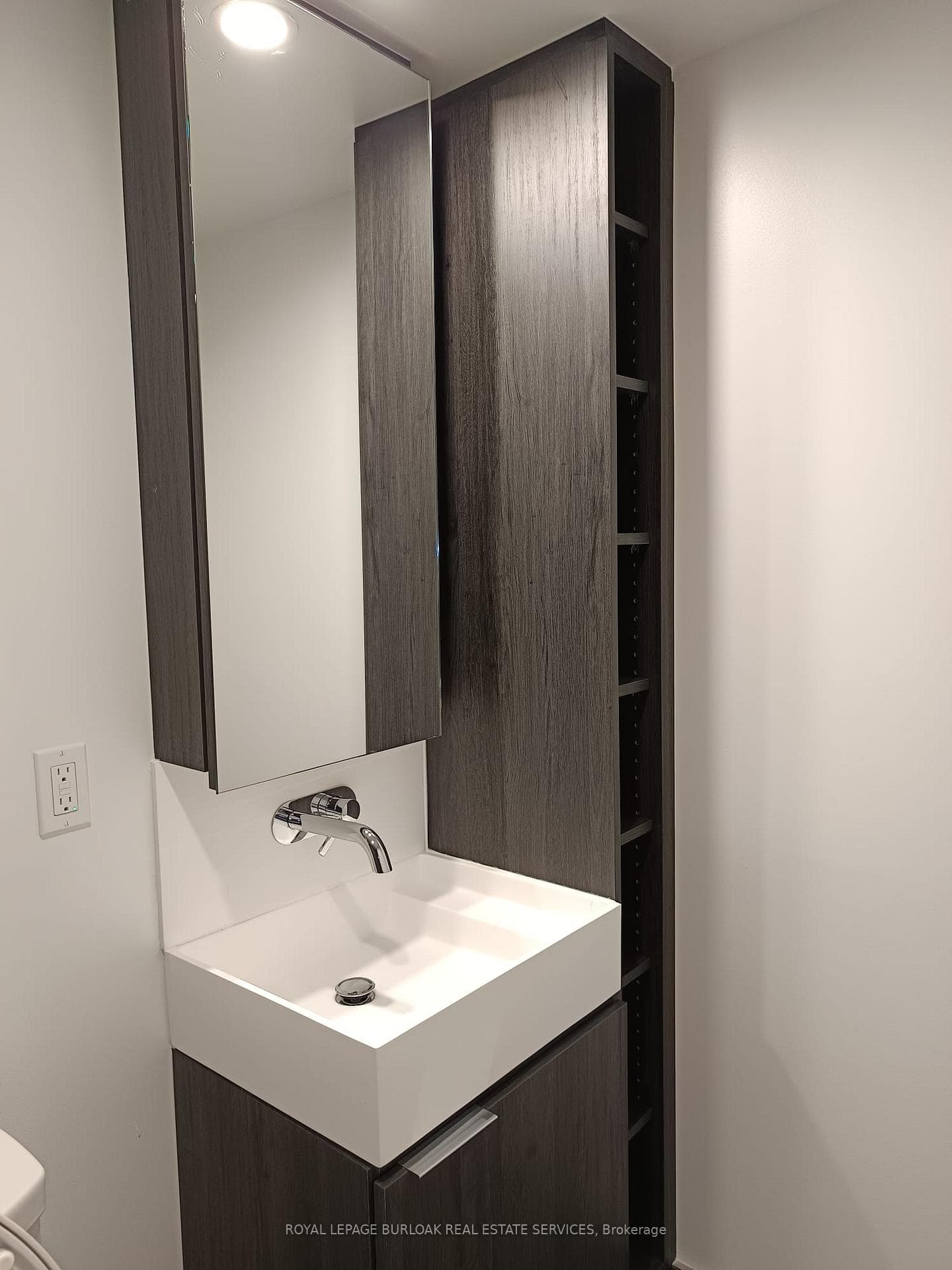 370 Martha Street Unit 211 photo 9