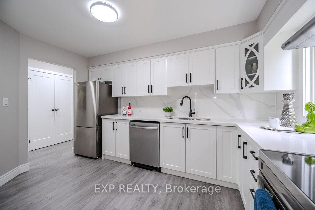 30 Hugo Crescent Unit 210 photo 21