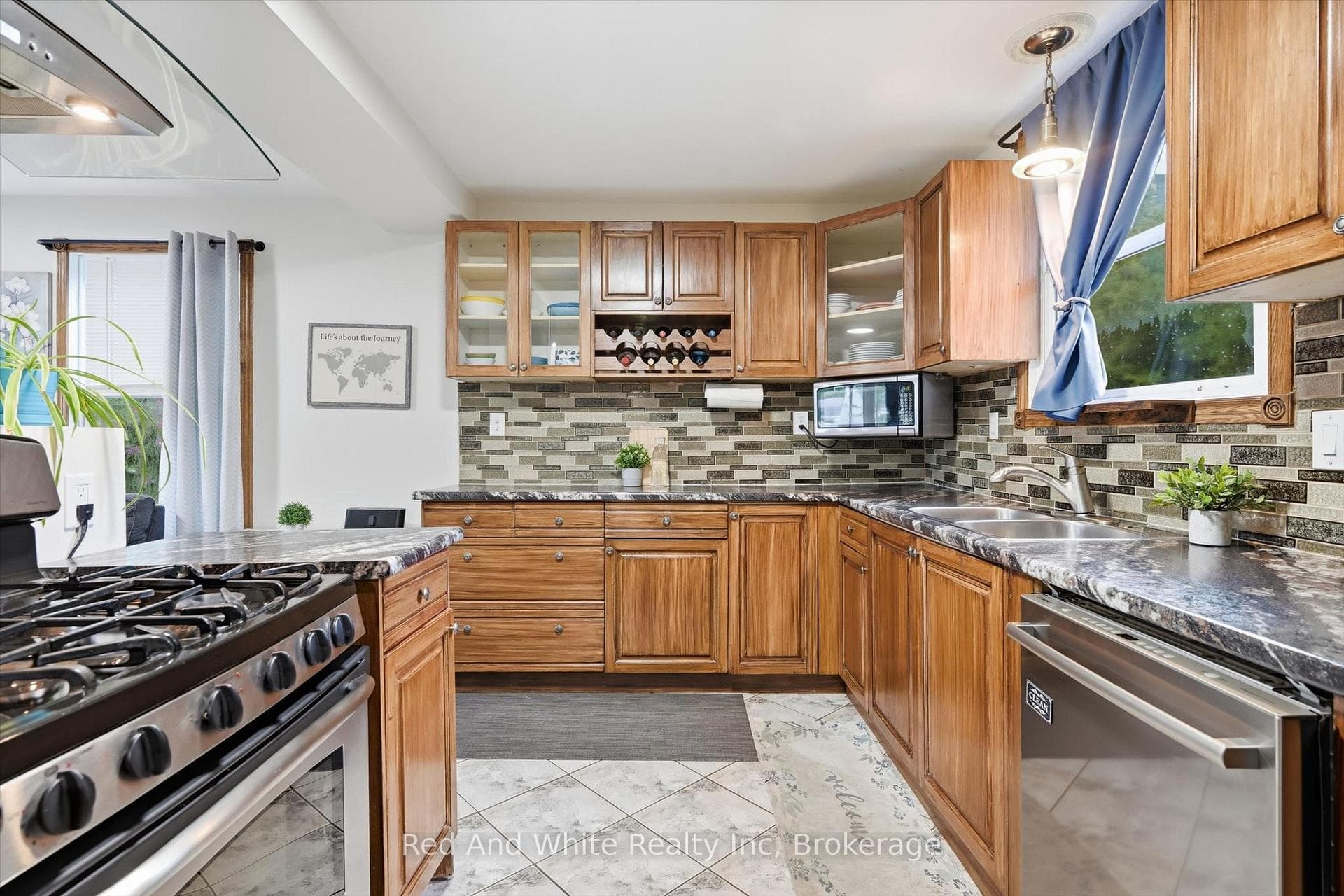 450 East 42nd Street photo 10