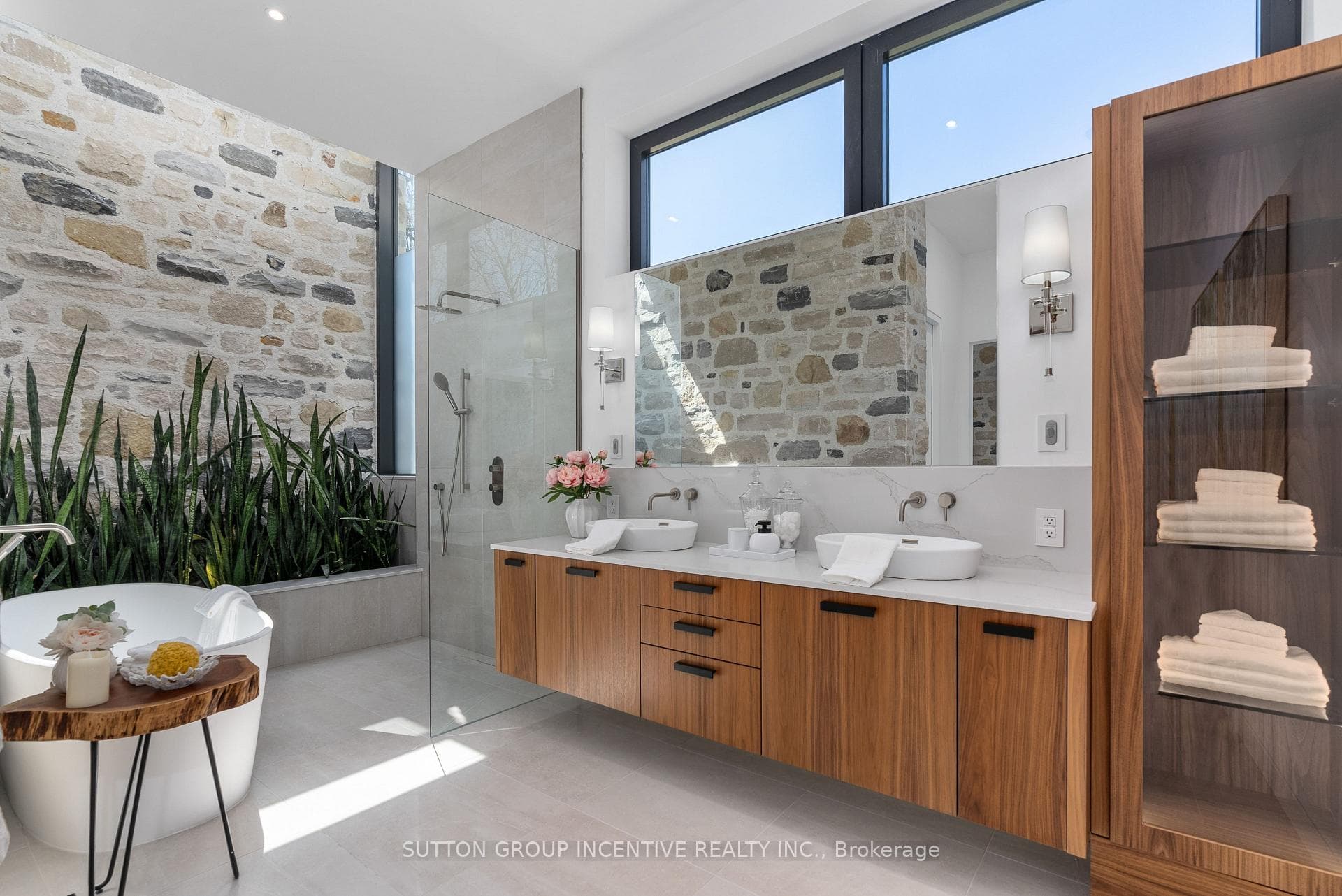 ENSUITE