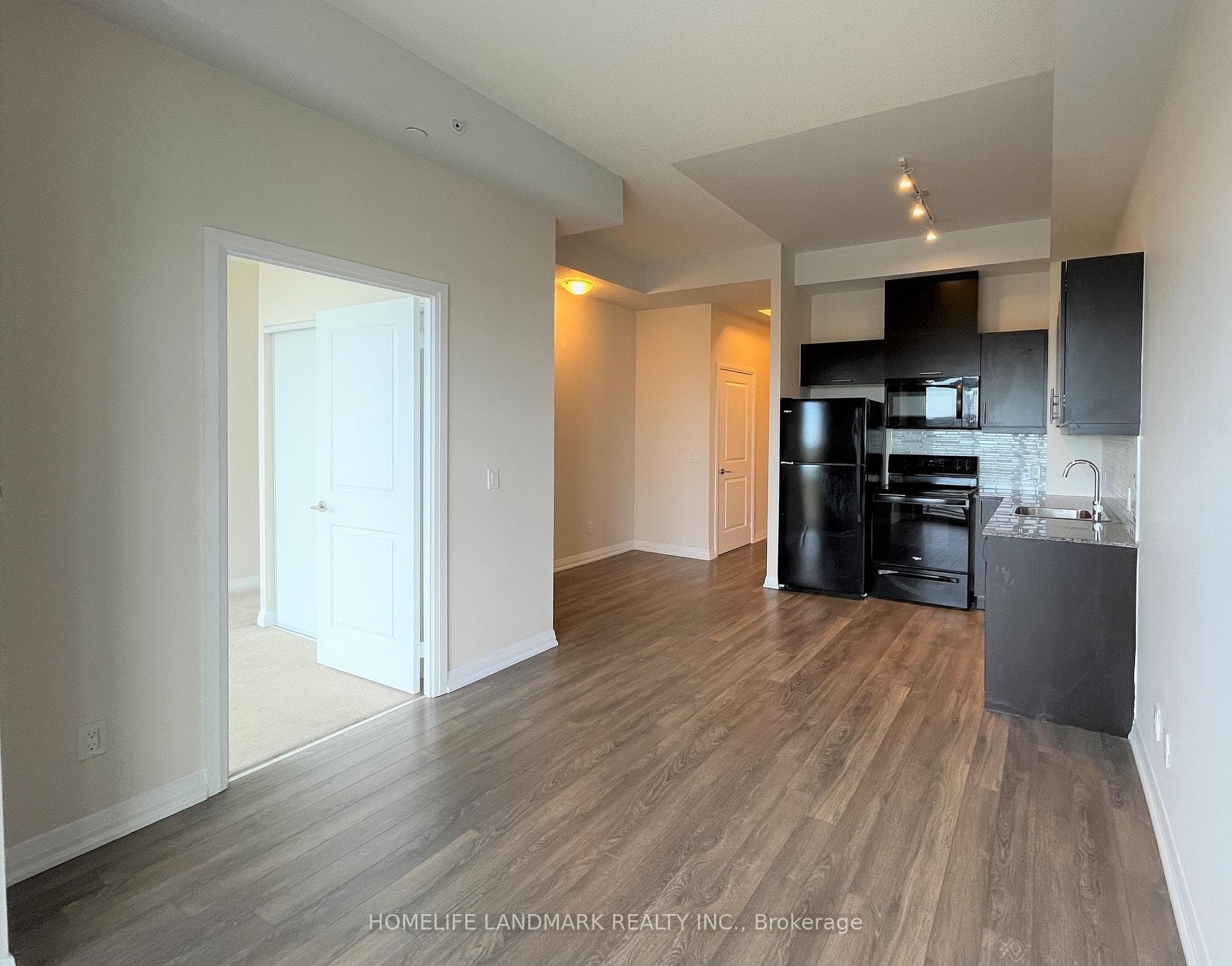 30 Meadowglen Place Unit 2609 photo 11