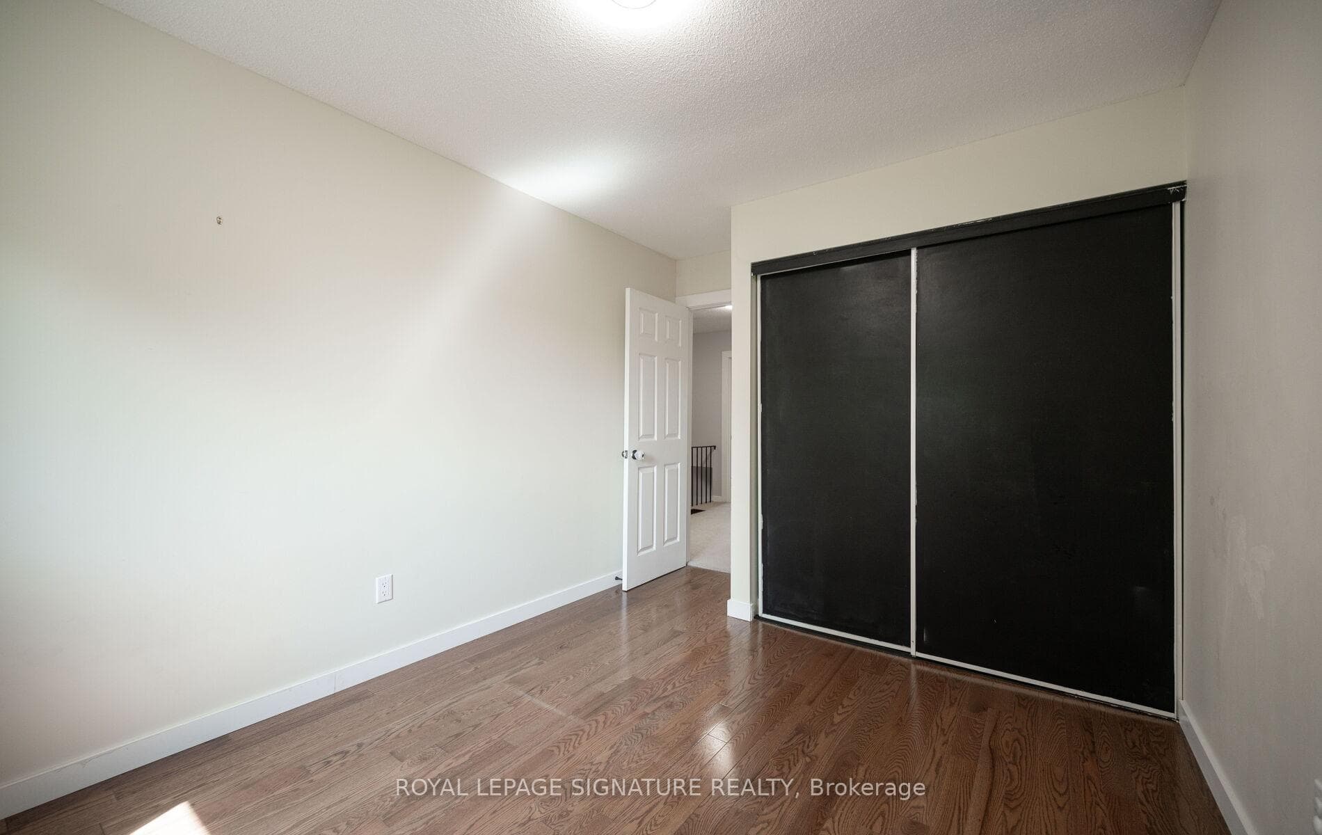 447 Ontario Street photo 36