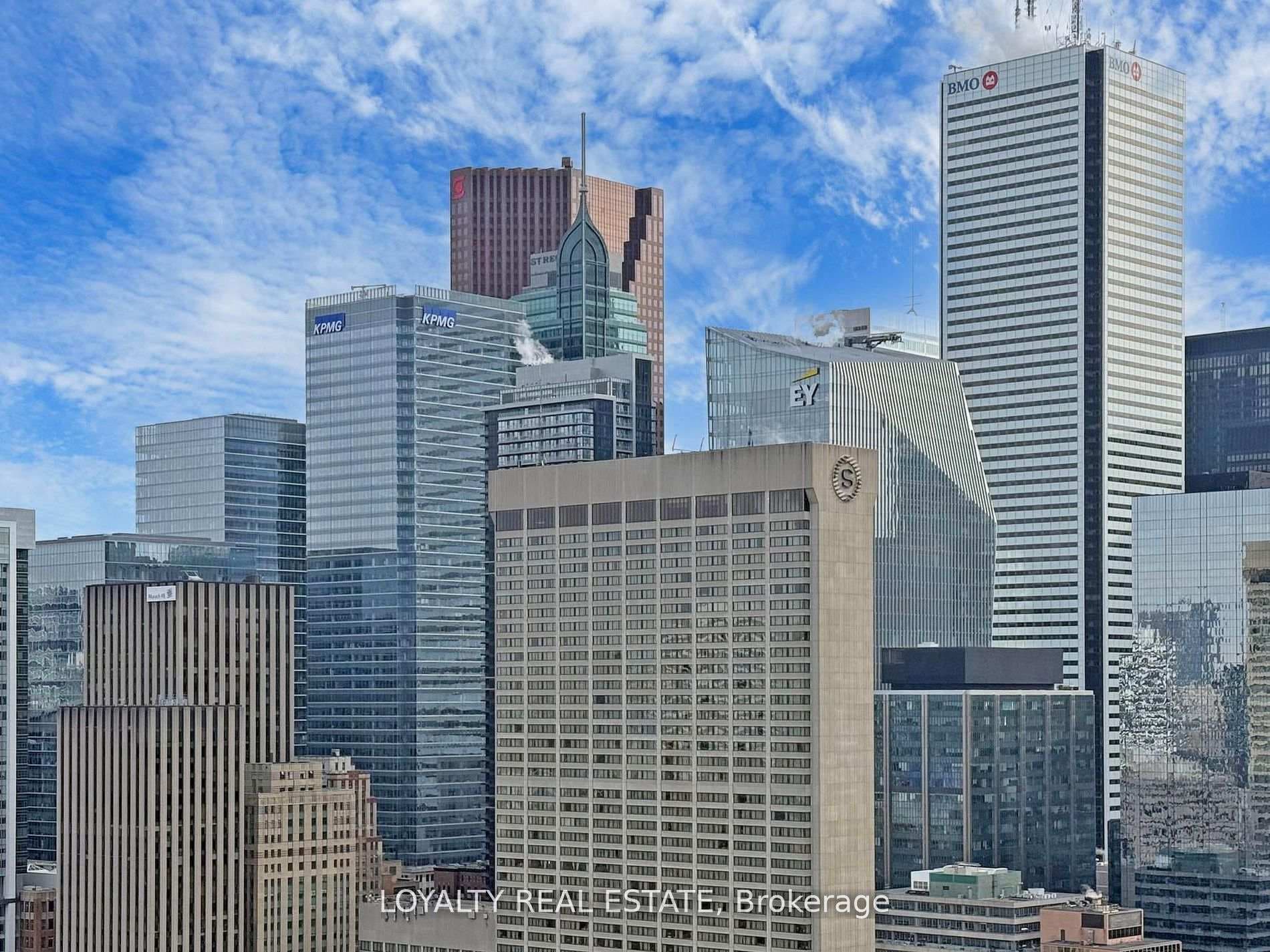 230 Simcoe Street Unit 2713 photo 5