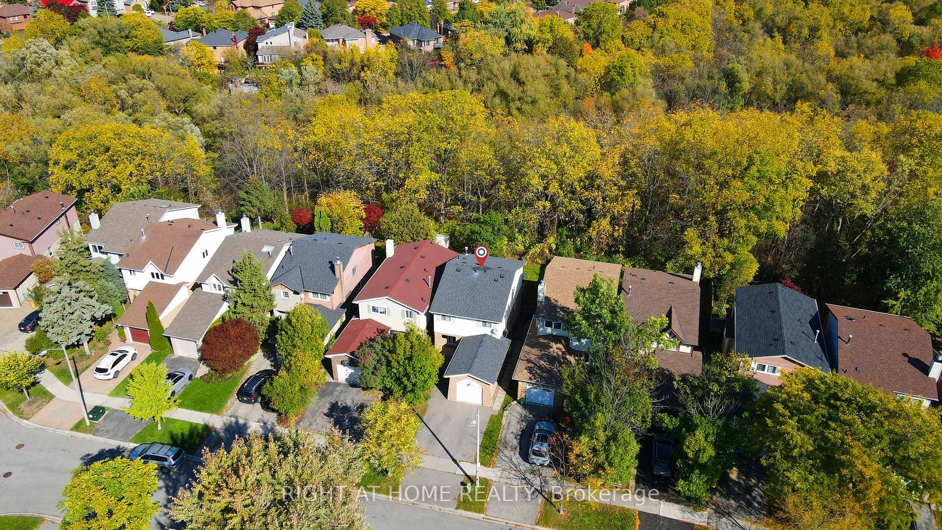 32 Macauley Drive photo 1