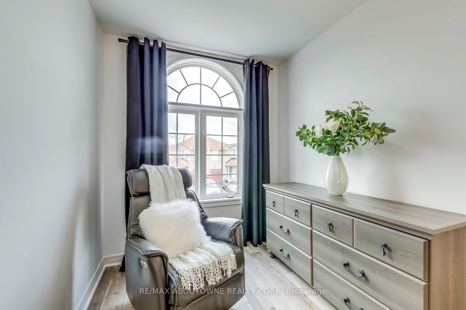 2034 Elmgrove Road photo 18