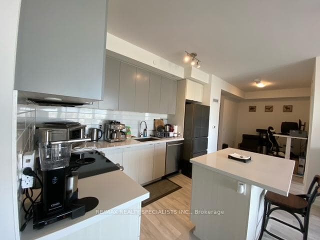 4677 GLEN ERIN Drive Unit 302 photo 18