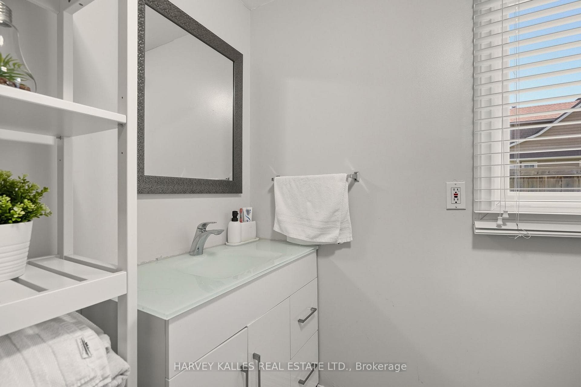 72 Lakeside Drive photo 41