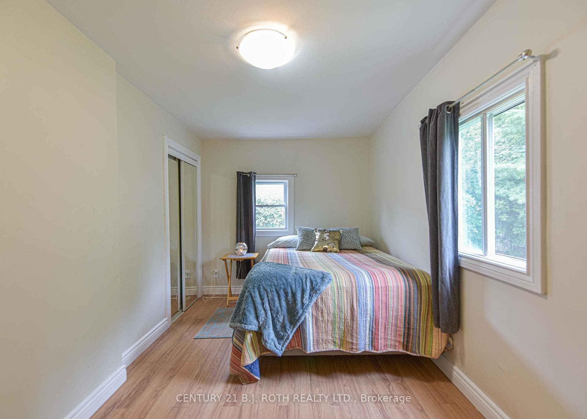 131 Powley Street photo 27
