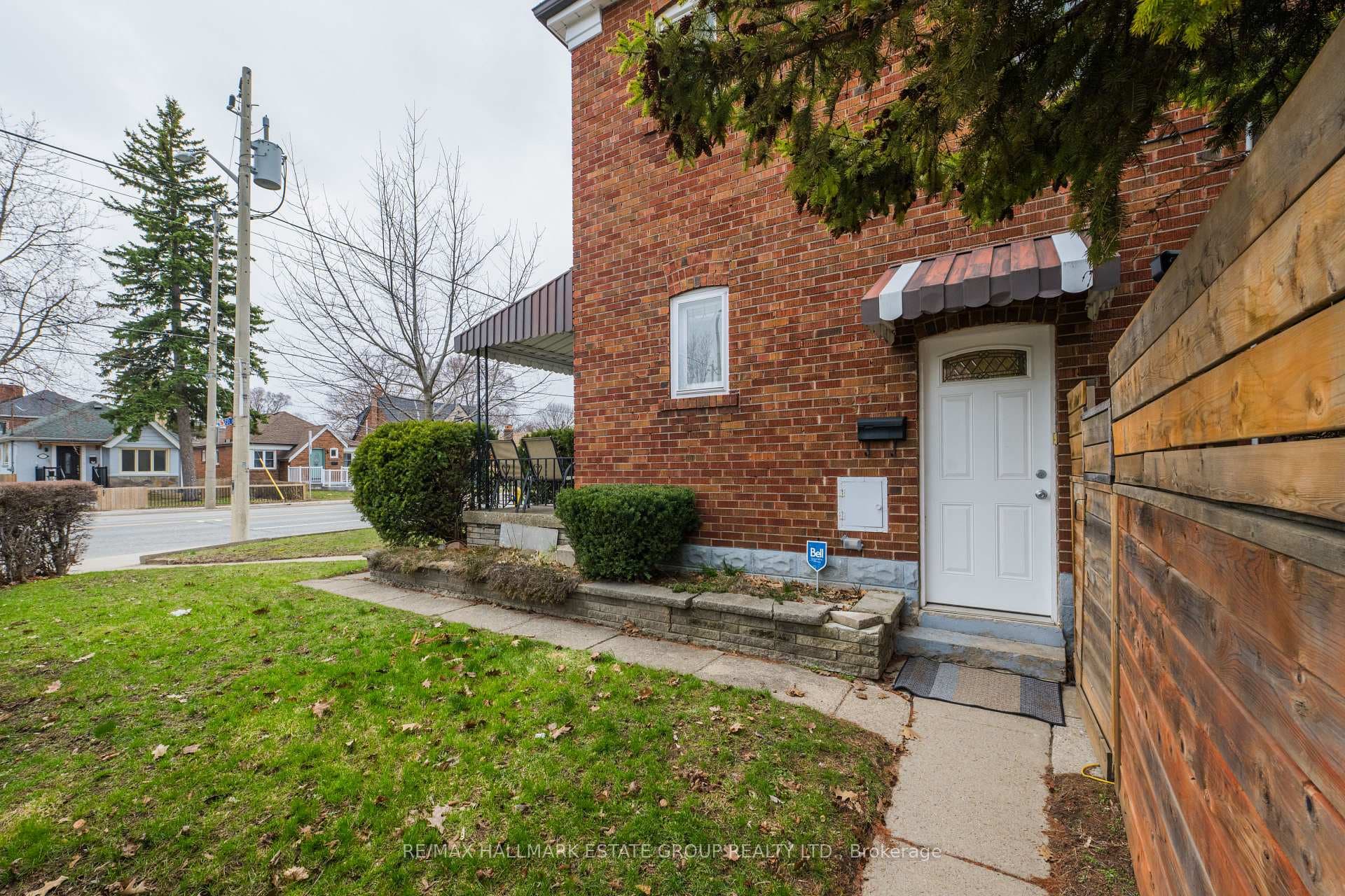 242 O'Connor Drive photo 32