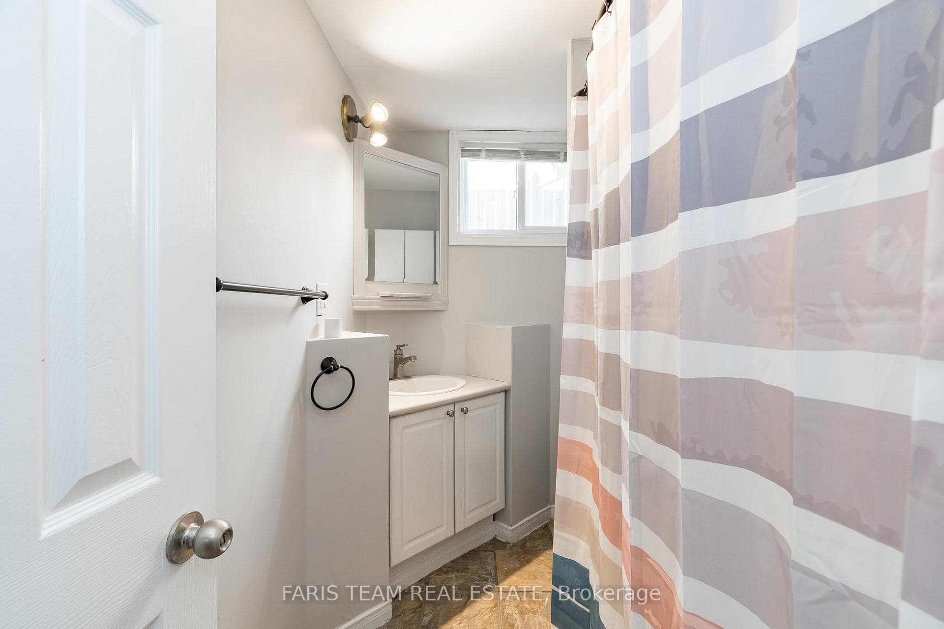 395 Raymond Avenue photo 22