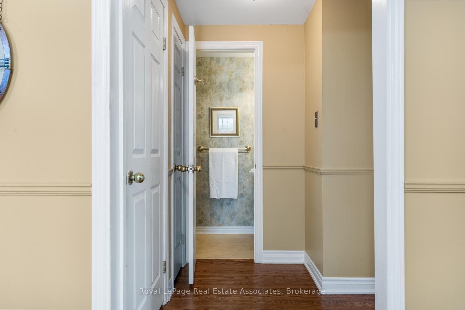 572 Tedwyn Drive photo 22