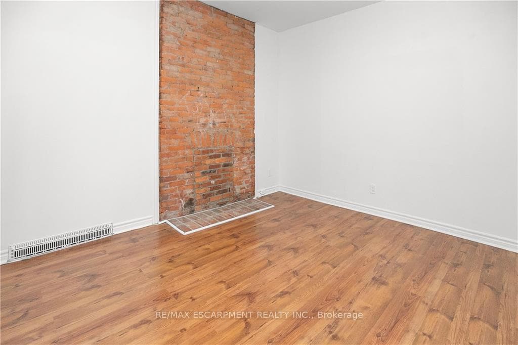 134 Stanley Avenue Unit MAIN photo 16