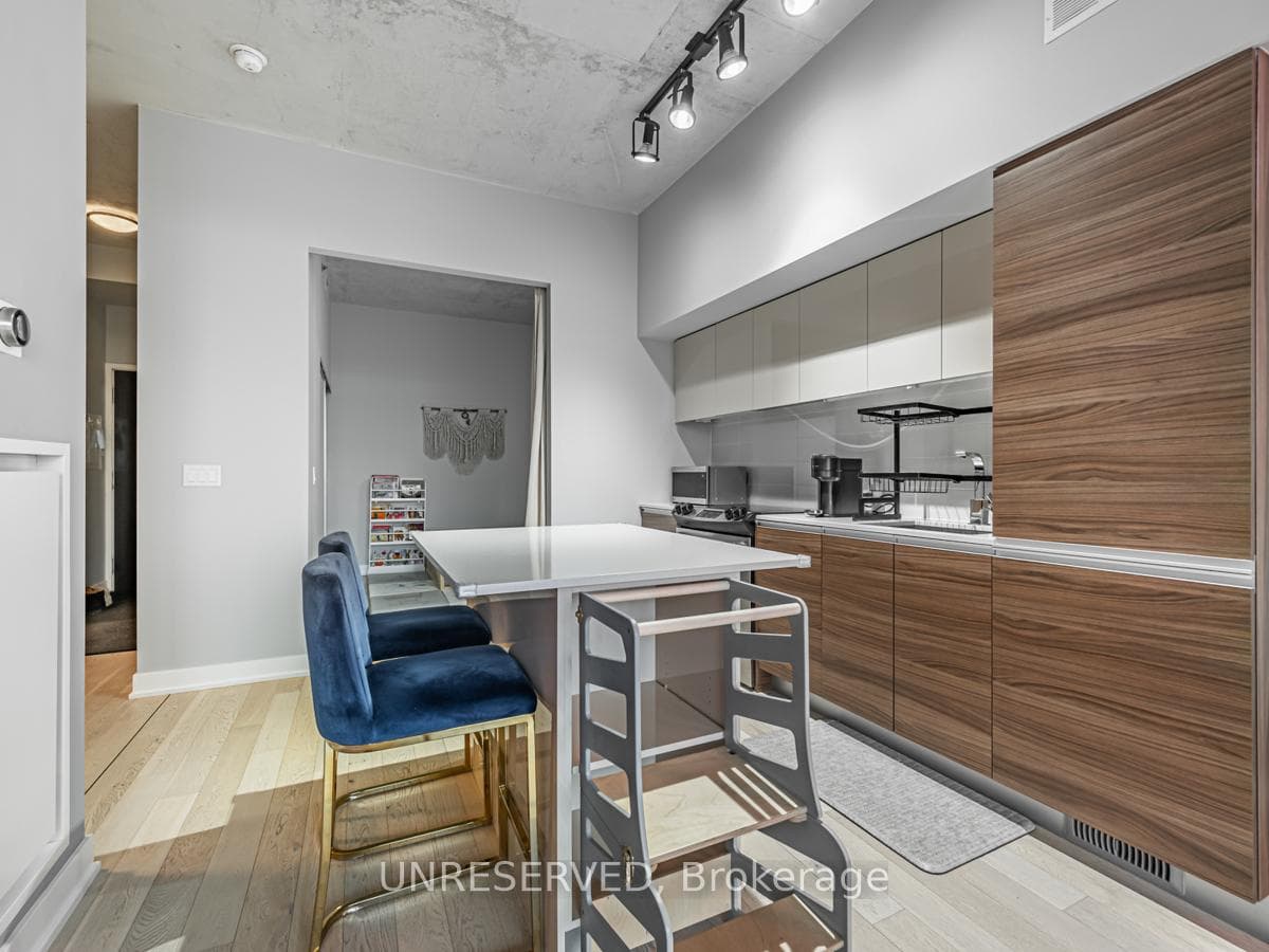 20 Minowan Miikan Lane Unit 1102 photo 6