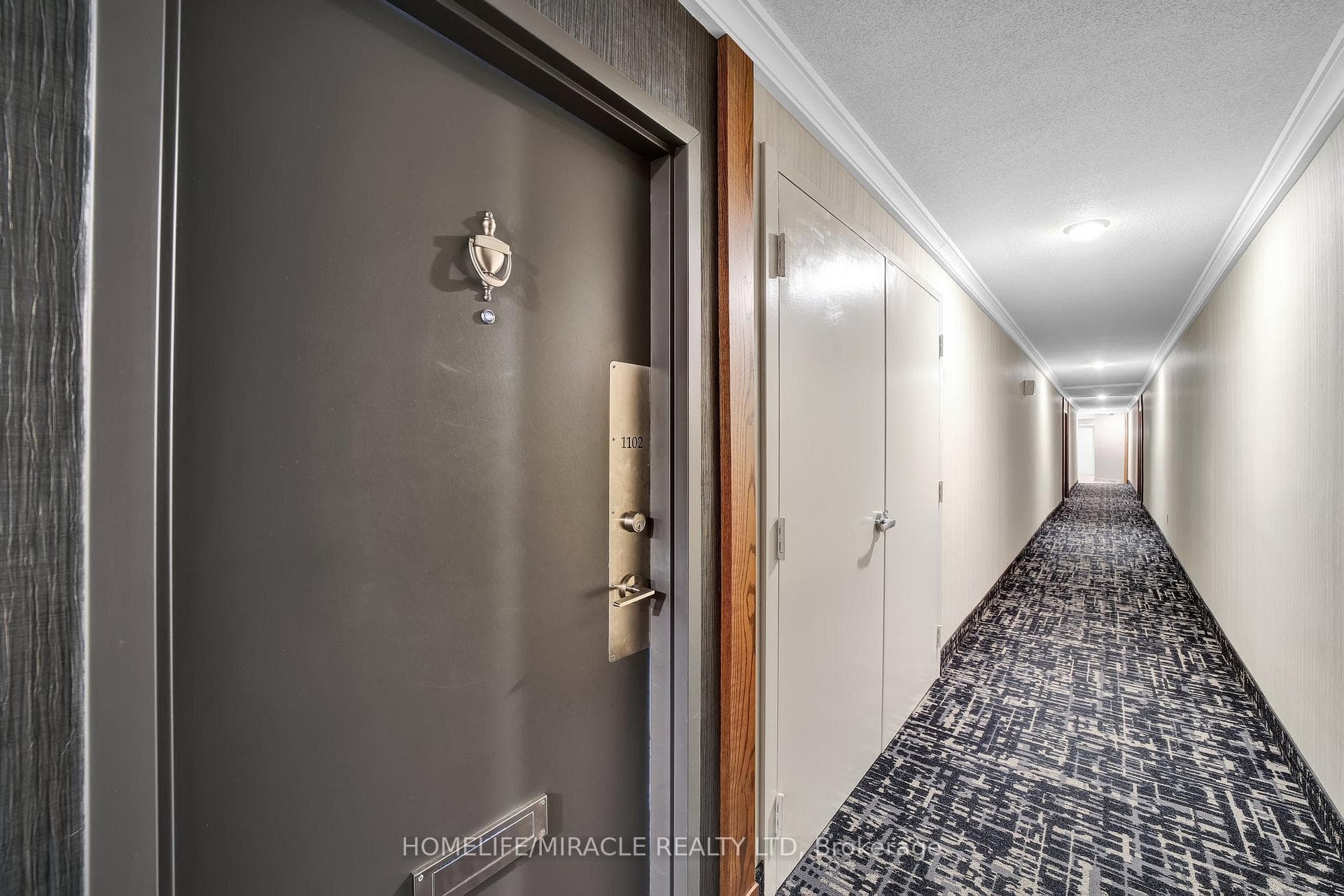 551 The West Mall Avenue Unit 1102 photo 3