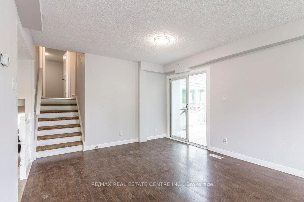 364 Meadowbrook Drive photo 5