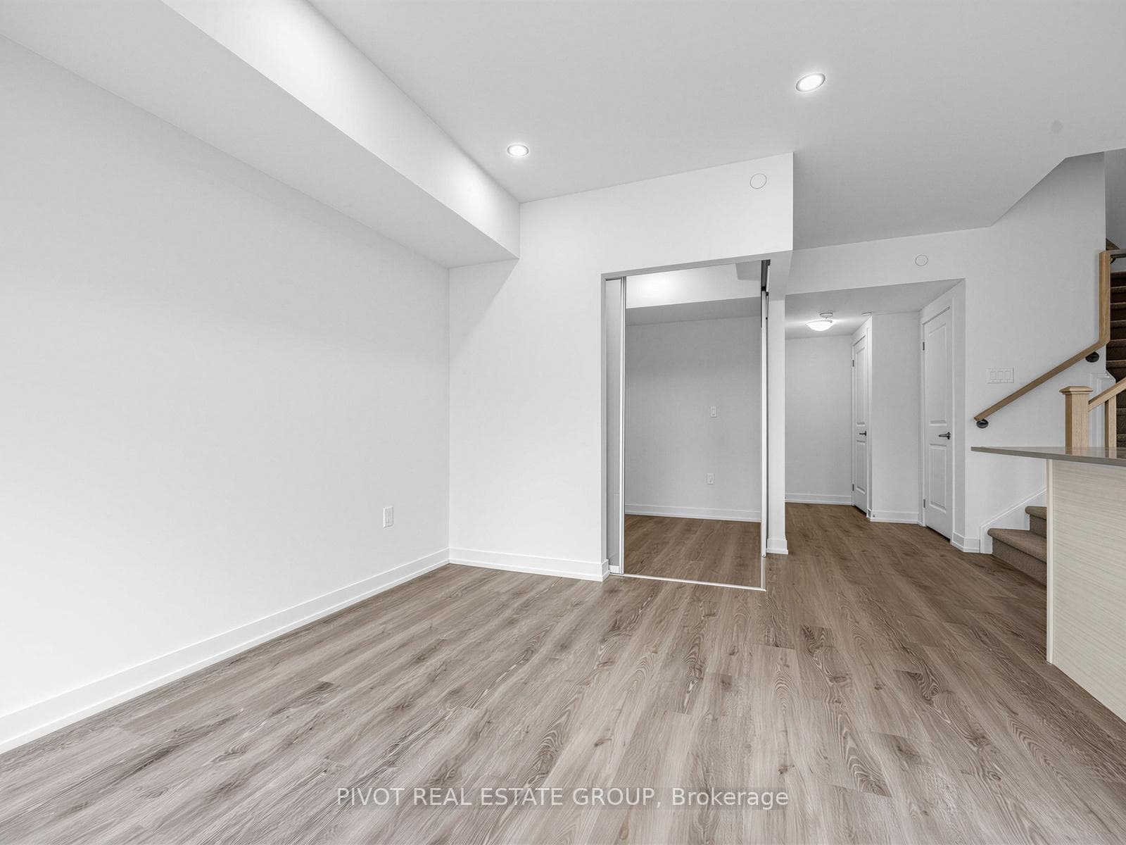 60 Elizabeth Street Unit 3407 photo 11