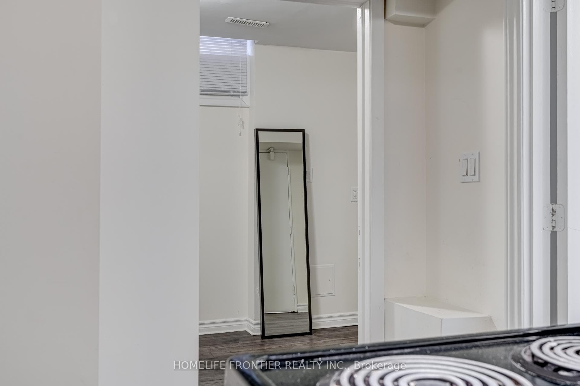 29 Madsen Crescent Unit Bsmt photo 18