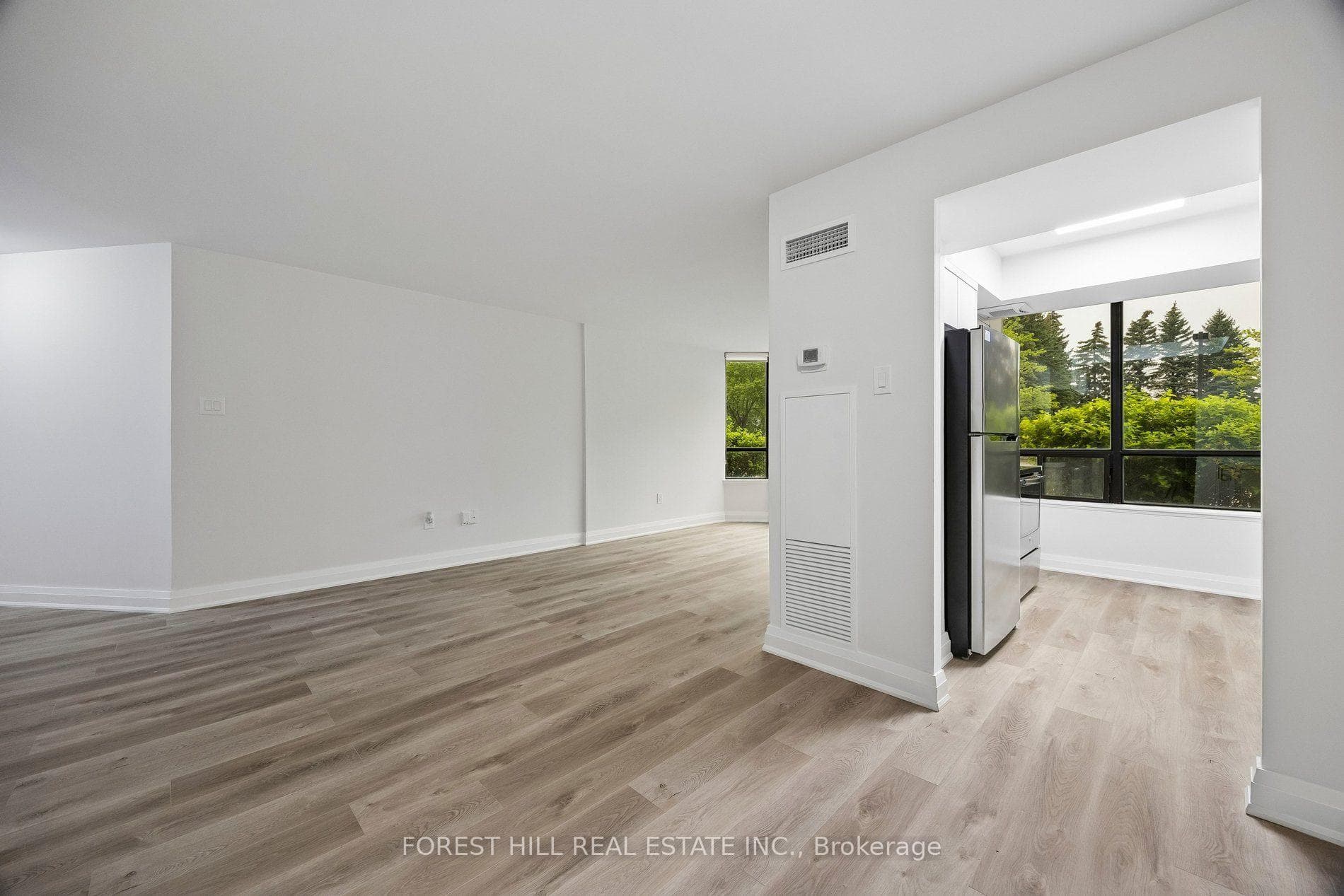 7420 Bathurst Street Unit 101 photo 8