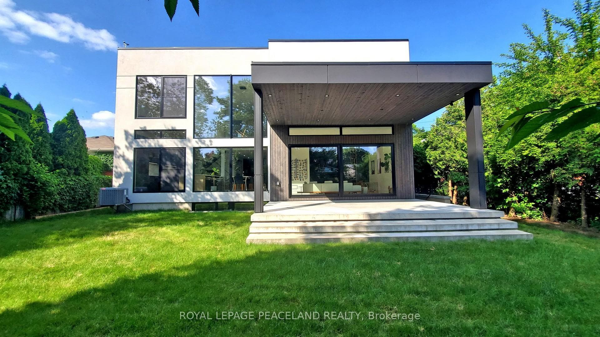 516 Trafford Crescent photo 21