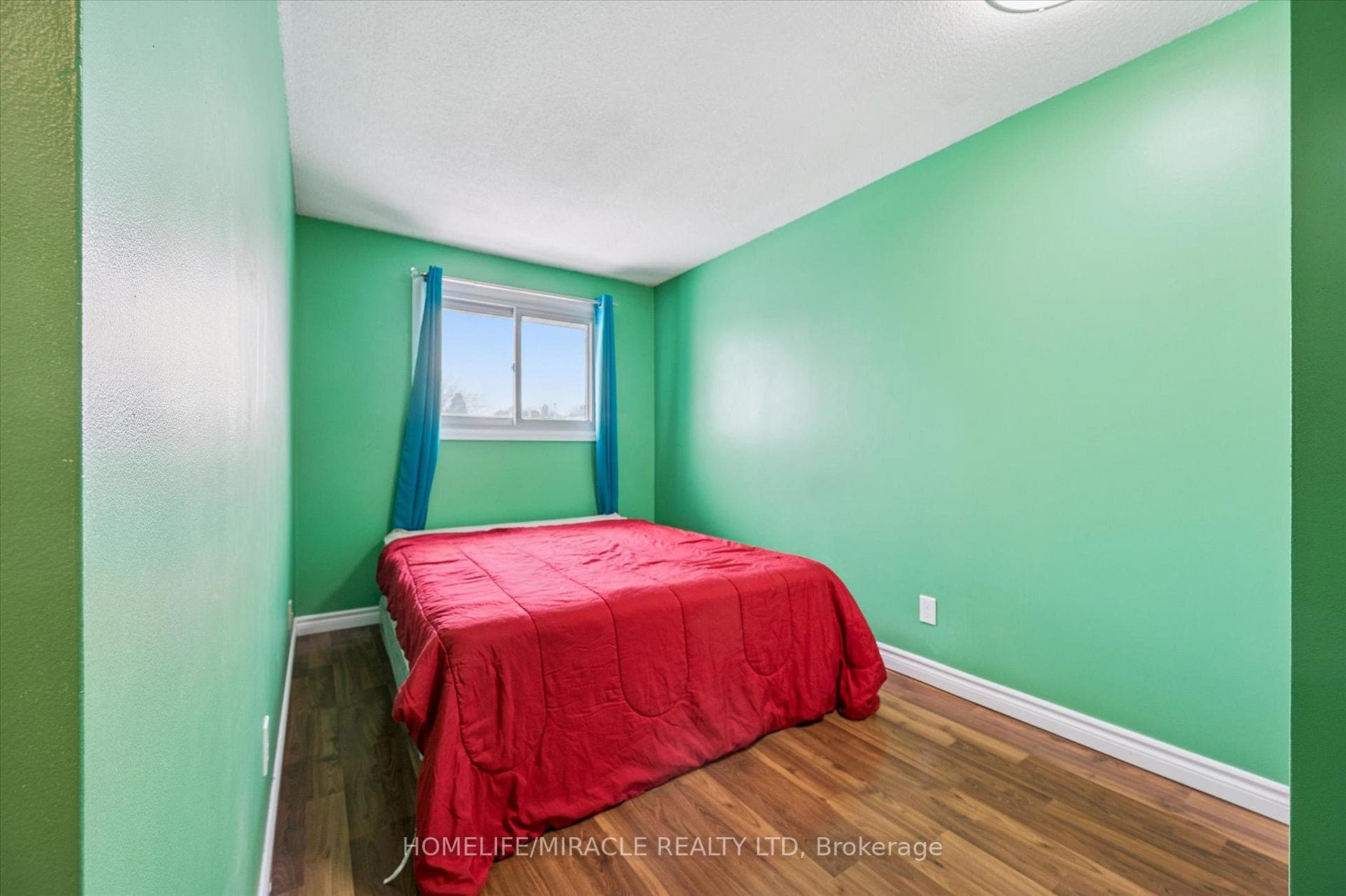 210 Glamis Road Unit 9 photo 25