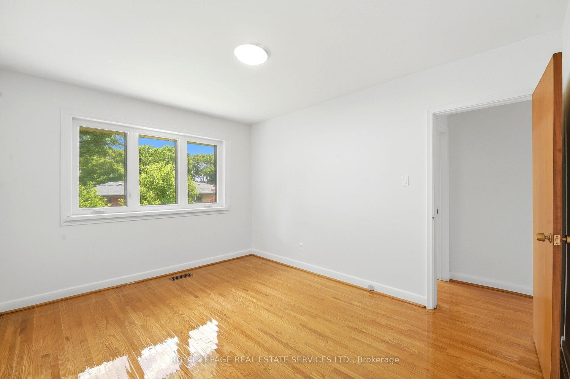 45 Poynter Drive photo 21