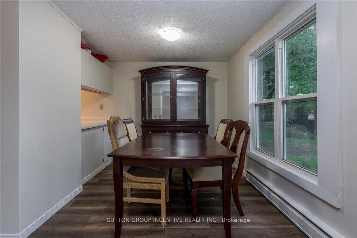 159 Toronto Street photo 9
