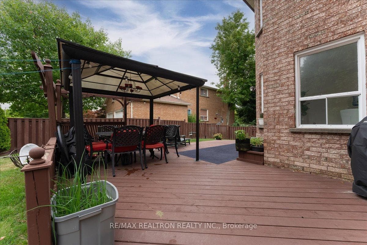 151 Lyndhurst Drive photo 45