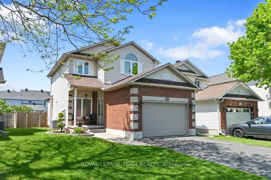 Inviting curb appeal- 4121 Wolfe Point Way