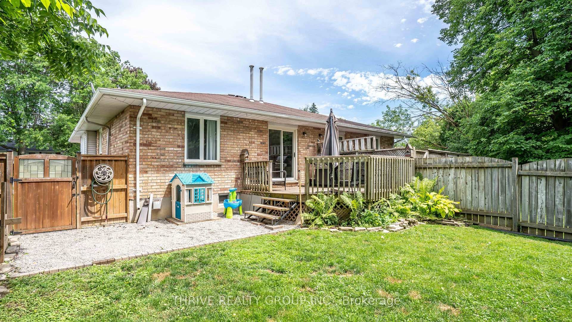 13 Willow Street photo 28