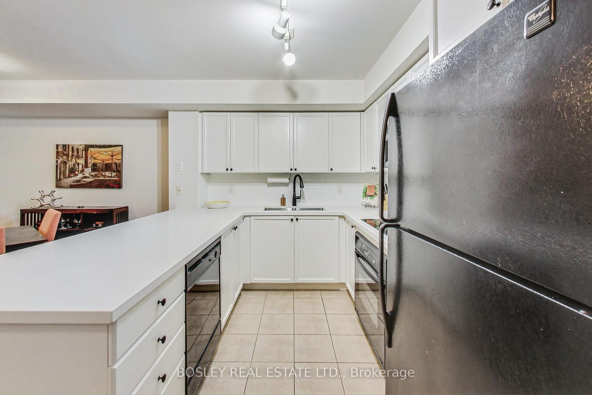 245 Davisville Avenue Unit 207 photo 9