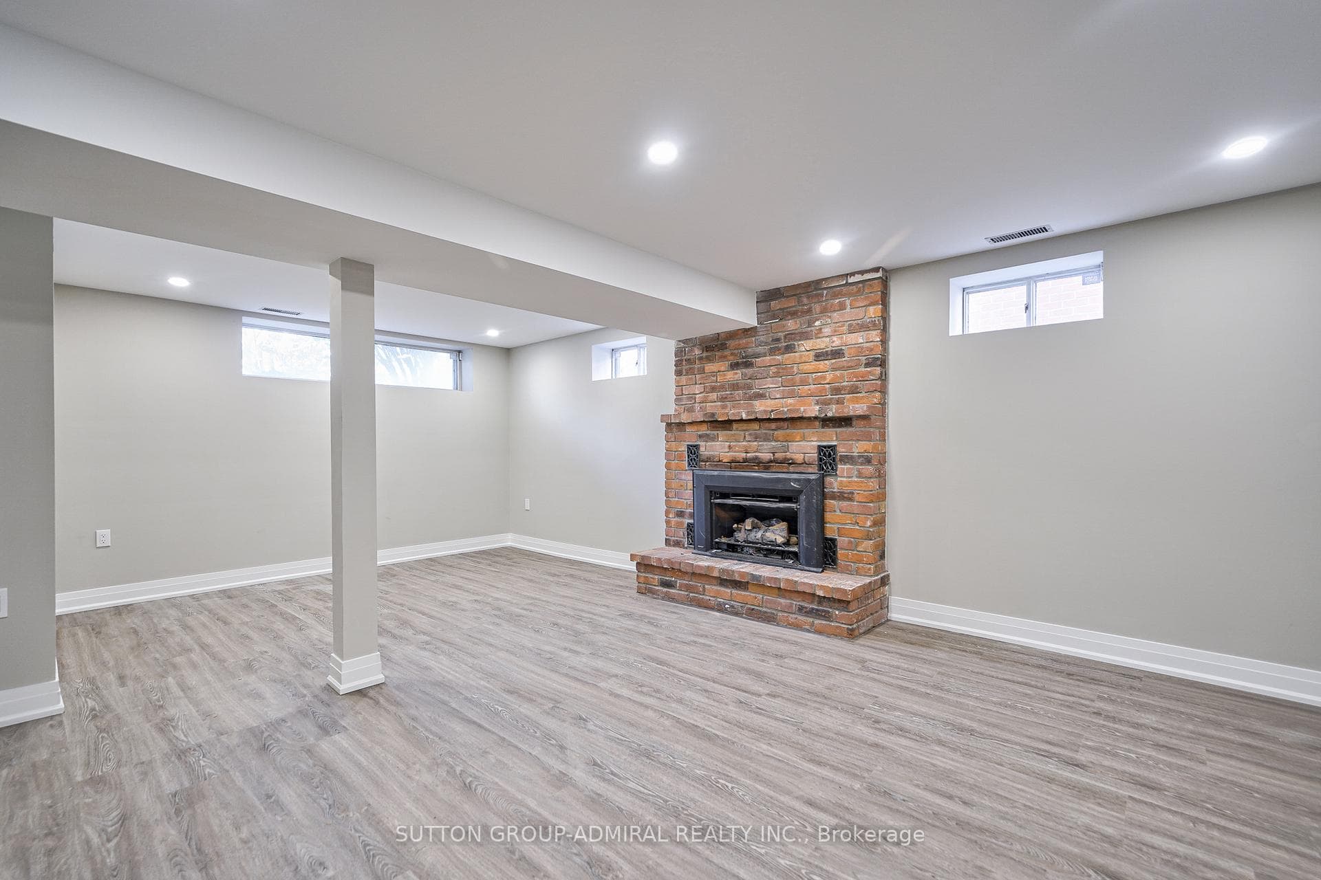525 Cody Crescent photo 25