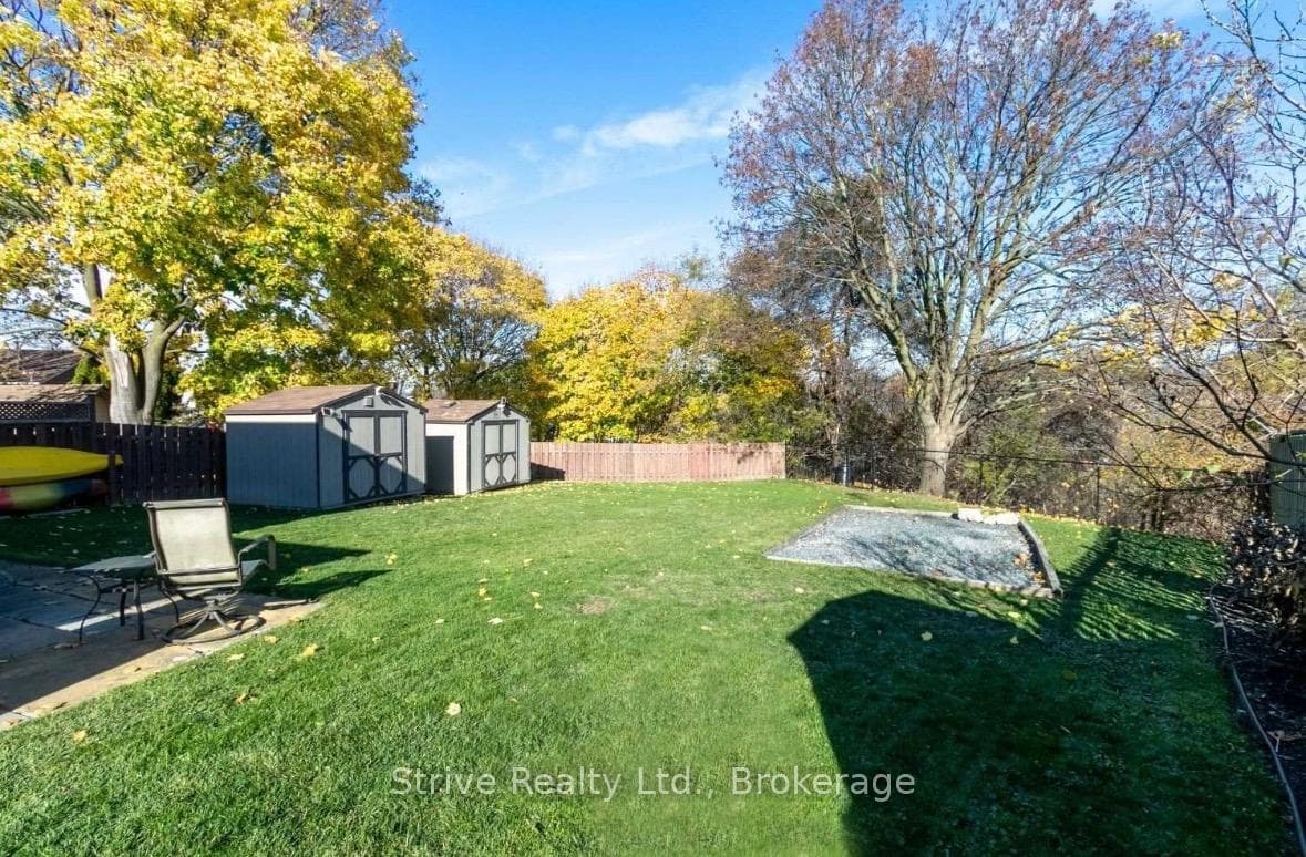 447 Harcourt Boulevard photo 2