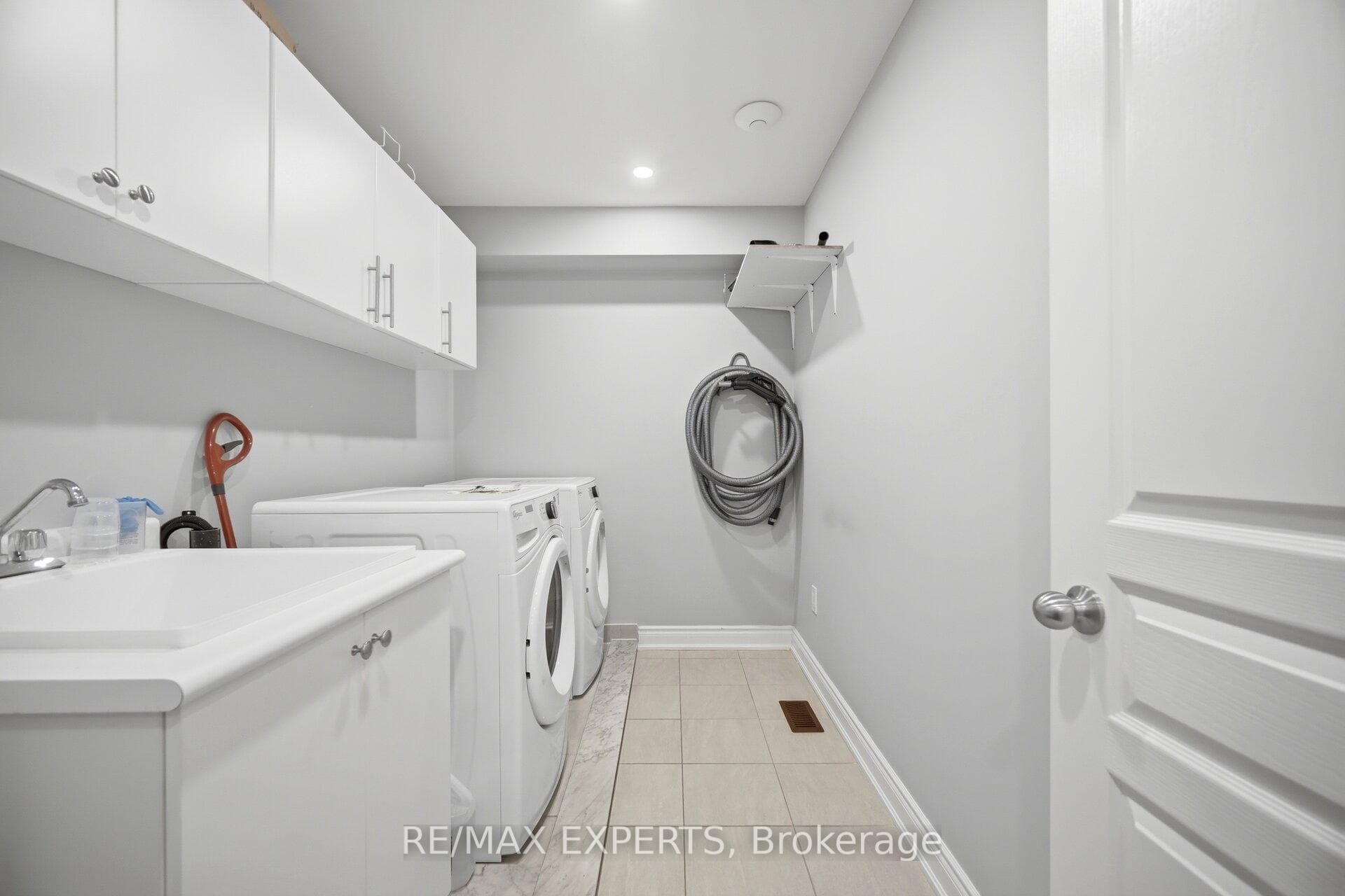 64 Holbrook Court photo 36