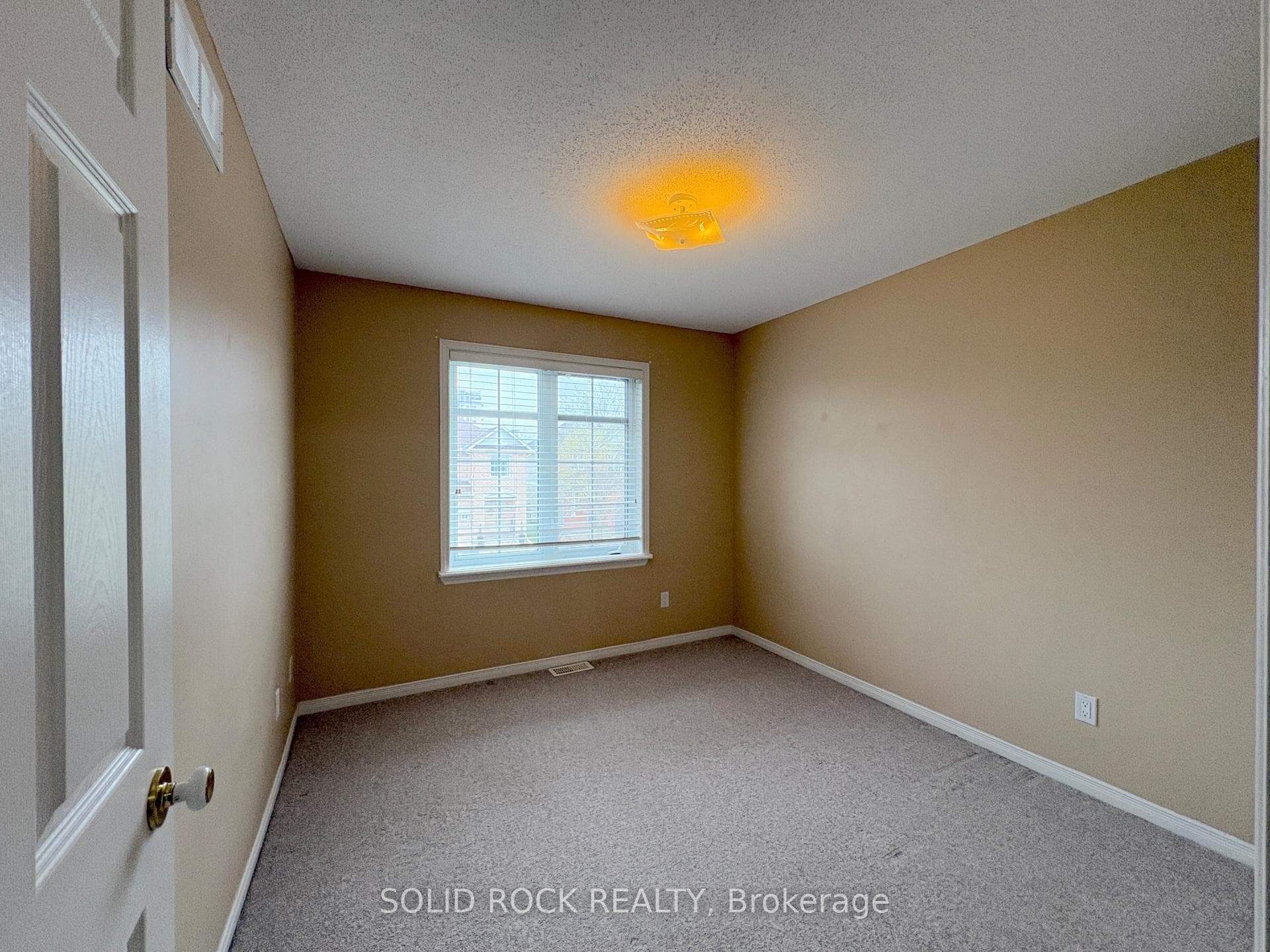 202 Portrush Avenue photo 16