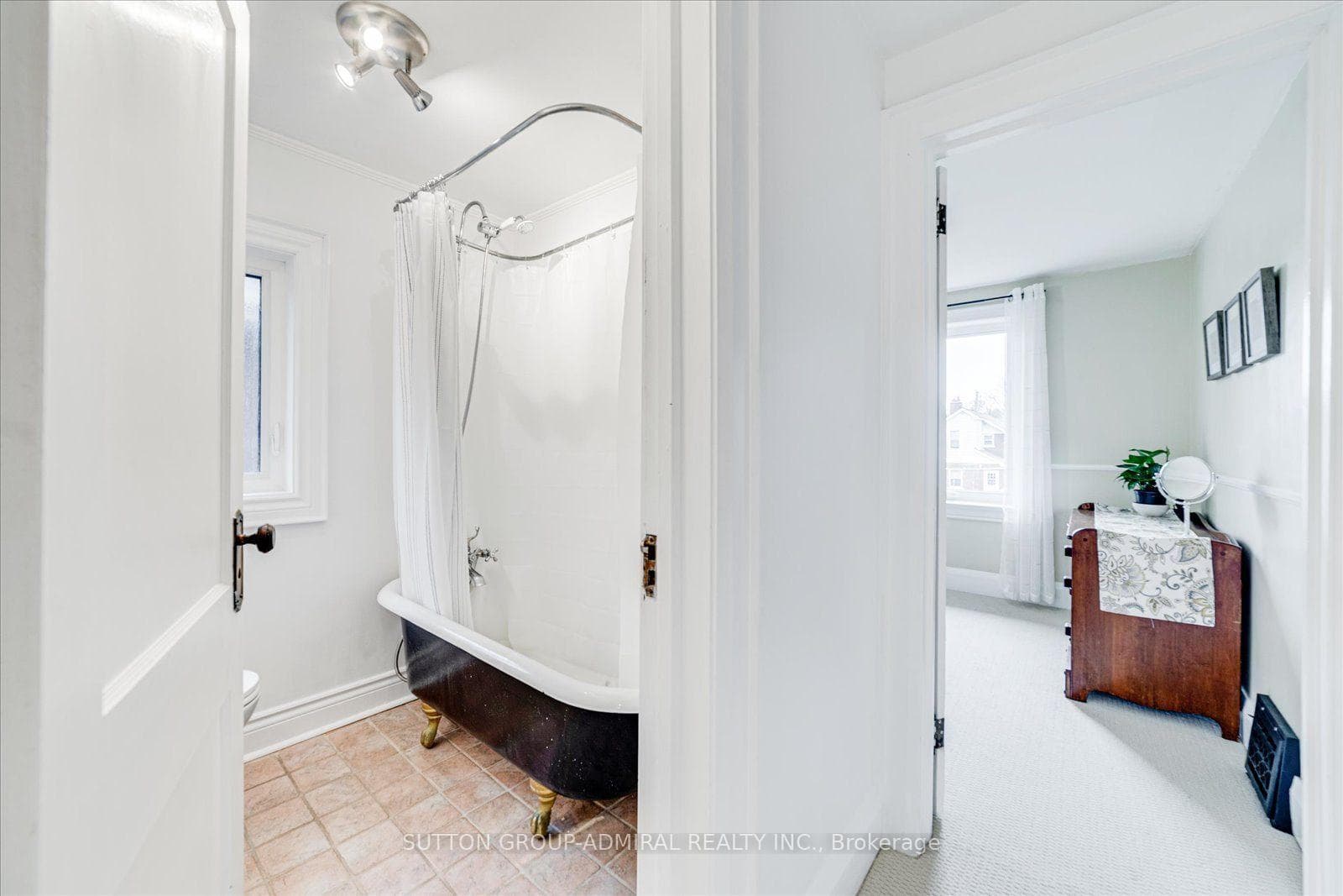 Bathroom 2nd floor