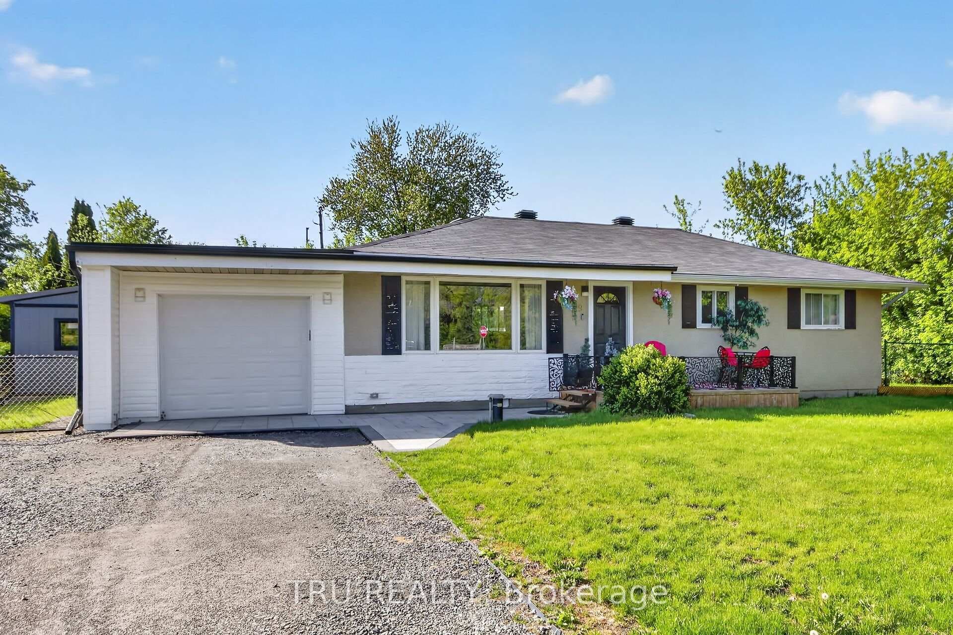 19 Todd Drive photo 1
