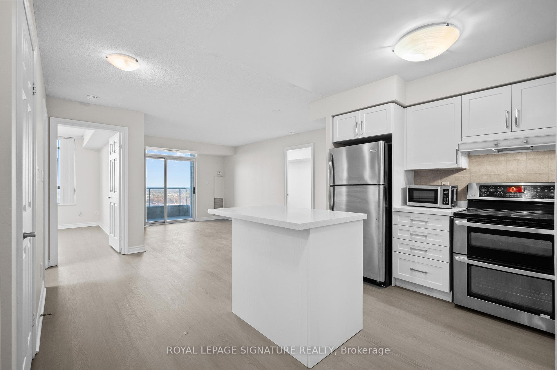 3880 Duke of York Boulevard Unit 2012 photo 2