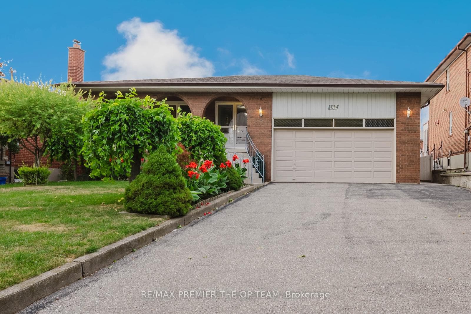 142 Gracefield Avenue photo 3