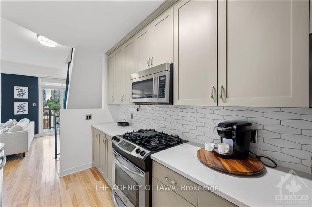 414 NEPEAN Street Unit A photo 4