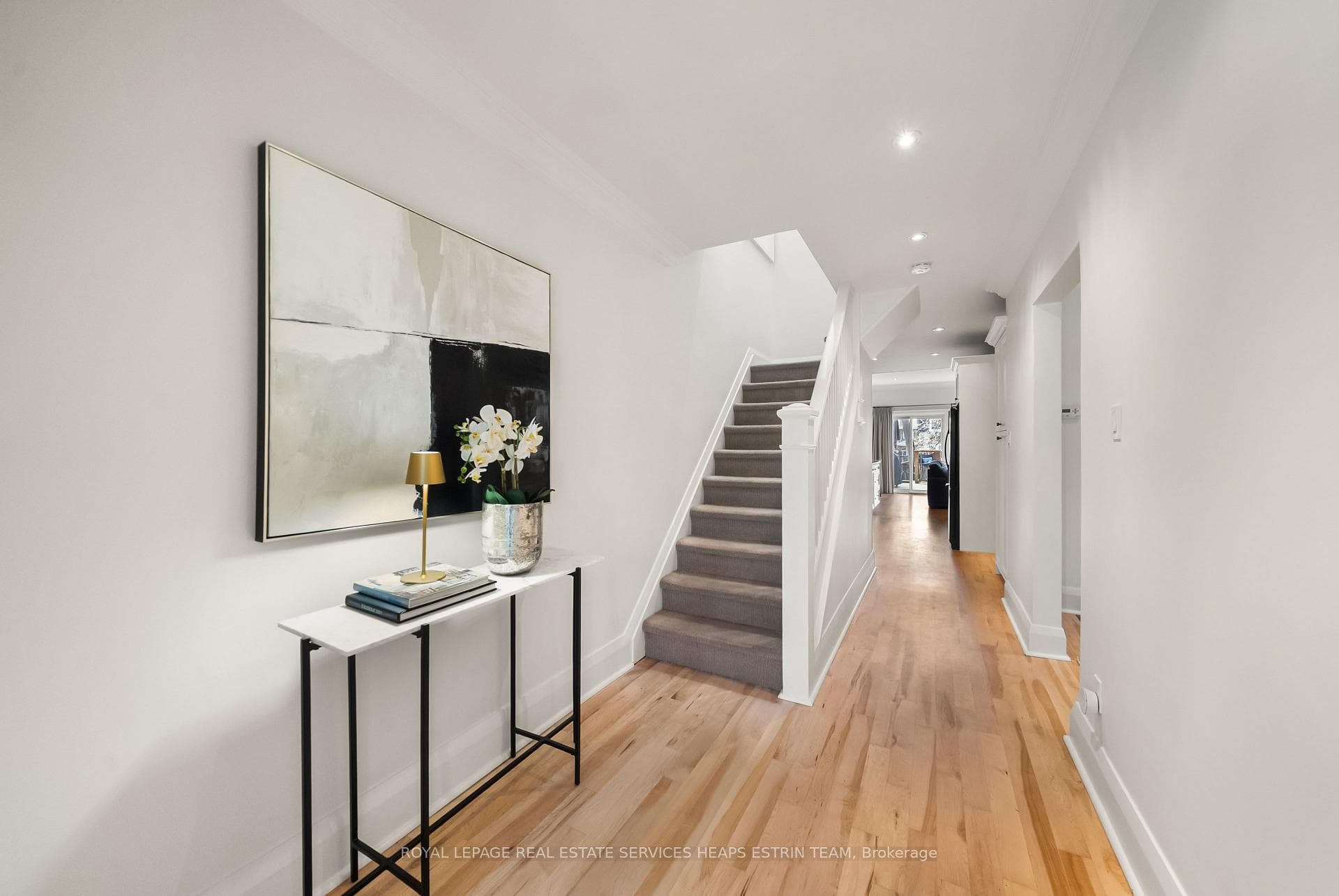307 Belsize Drive photo 4