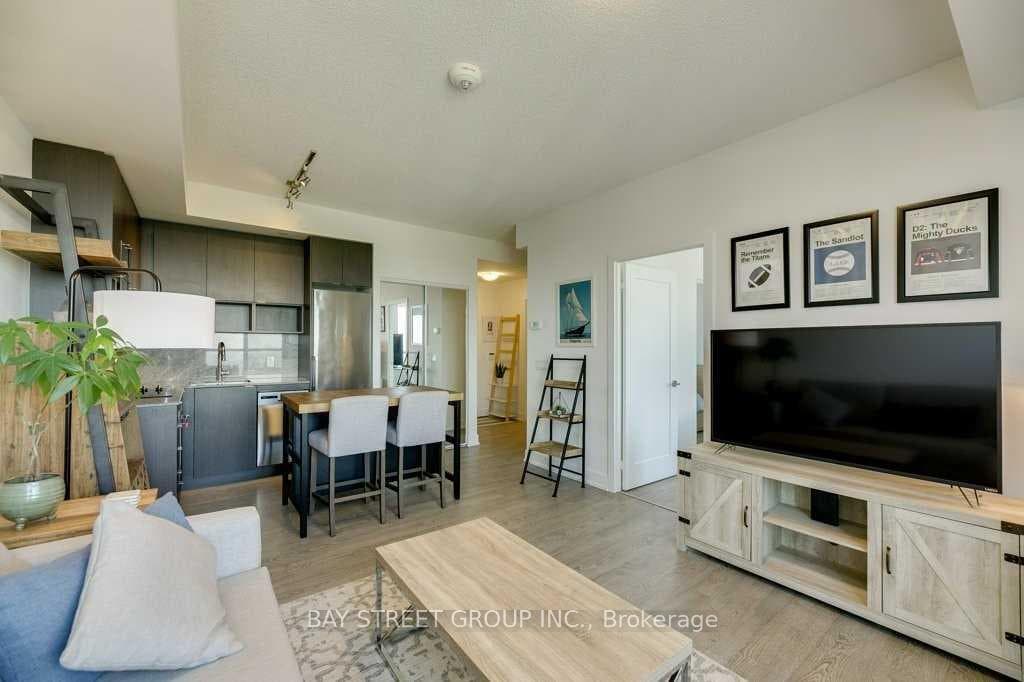 7 Mabelle Avenue Unit 4403 photo 4