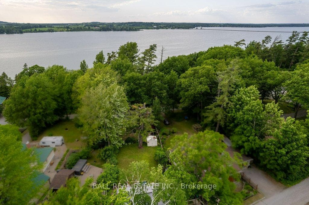708 ROSE Avenue photo 26