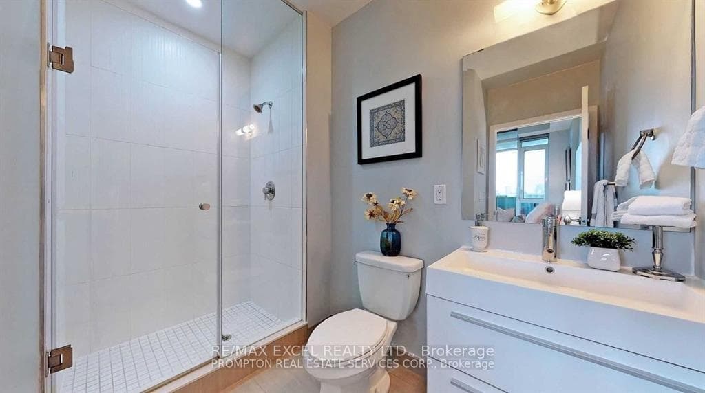 297 College Street Unit 503 photo 8